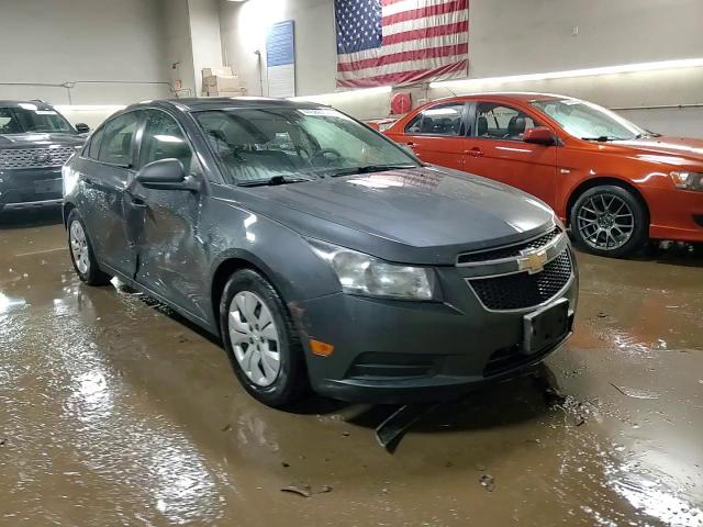 2013 Chevrolet Cruze - Image 13