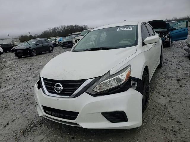 2017 Nissan Altima - Image 11