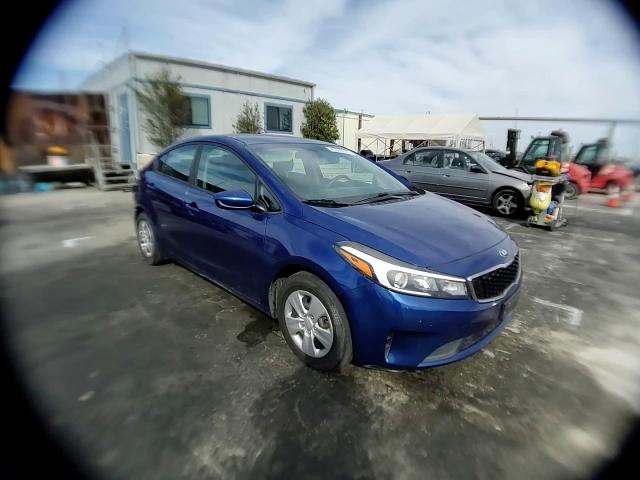 2017 Kia Forte - Image 11