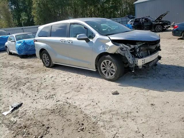 2021 Toyota Sienna - Image 15