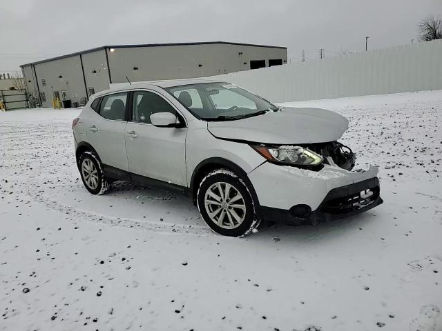 2018 Nissan Rogue - Image 10