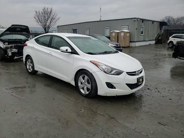 2013 Hyundai Elantra - Image 13