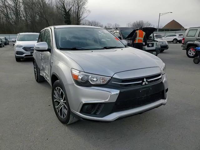 2019 Mitsubishi Outlander - Image 12