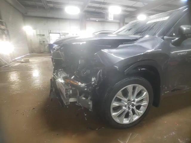 2021 Toyota Highlander - Image 14