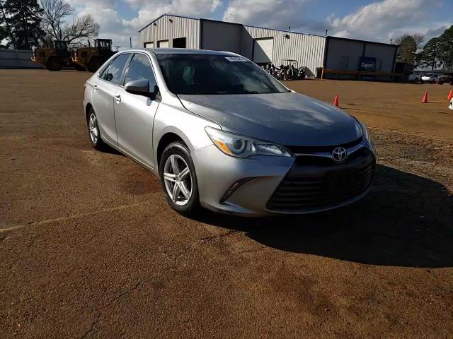 2016 Toyota Camry - Image 11