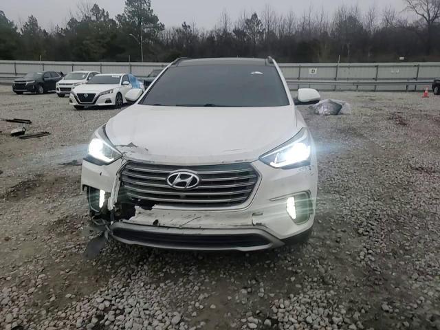 2017 Hyundai Santa Fe - Image 11