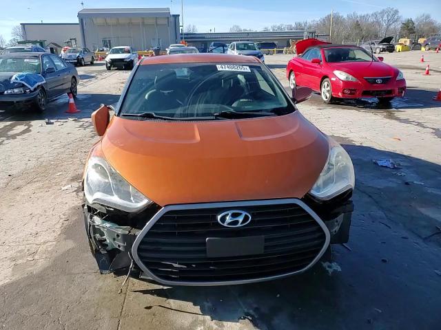 2016 Hyundai Veloster - Image 13