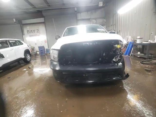 2014 RAM 1500 - Image 13