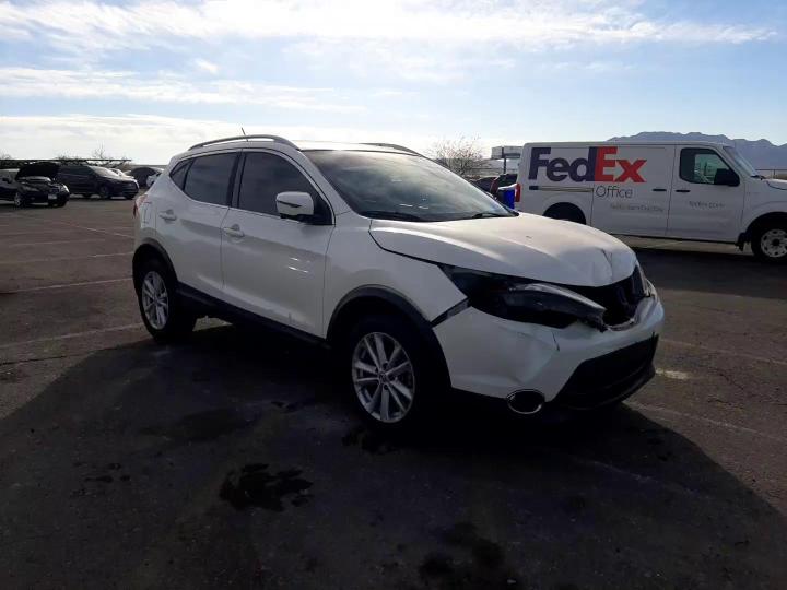 2018 Nissan Rogue - Image 12