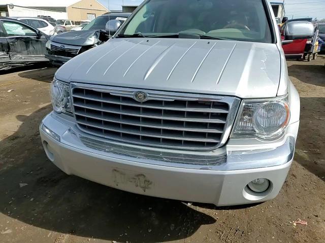 2007 Chrysler Aspen - Image 12