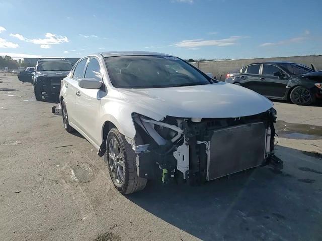 2015 Nissan Altima - Image 14