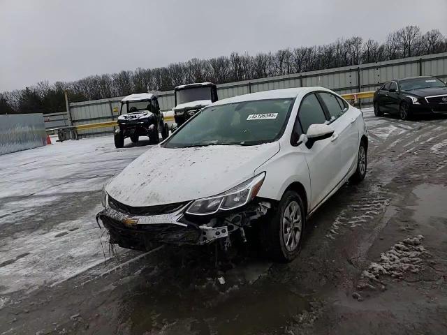 2019 Chevrolet Cruze - Image 11