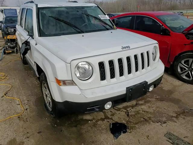 2015 Jeep Liberty (Patriot) - Image 14