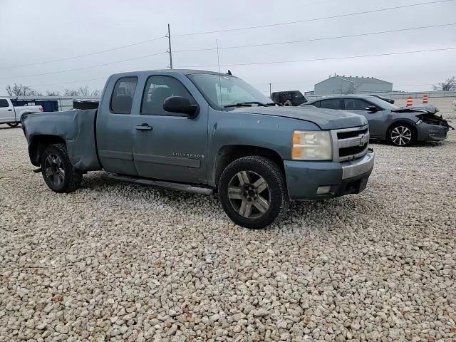 2008 Chevrolet Silverado - Image 10