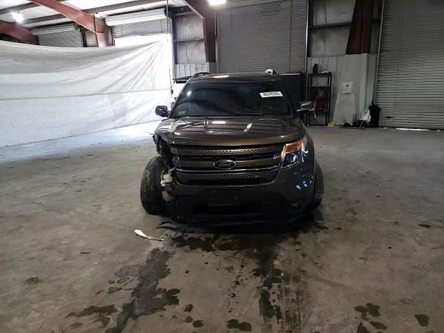 2015 Ford Explorer - Image 12