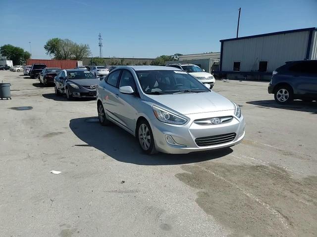 2014 Hyundai Accent - Image 14