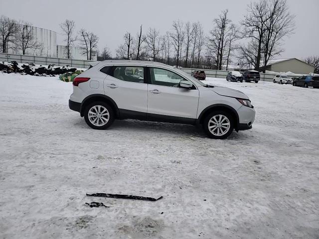 2018 Nissan Rogue - Image 14