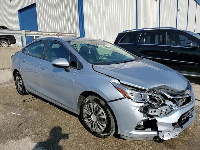 2017 Chevrolet Cruze - Image 13