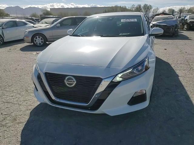 2021 Nissan Altima - Image 13