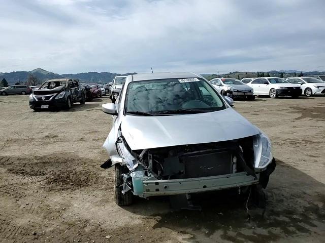 2018 Nissan Versa - Image 11