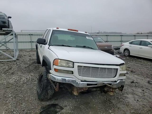2007 GMC Sierra - Image 11