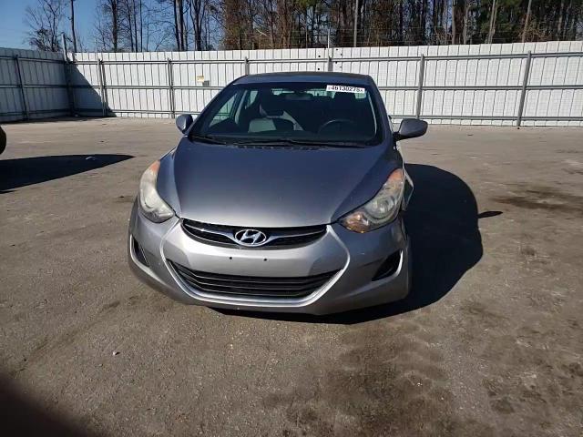 2011 Hyundai Elantra - Image 11