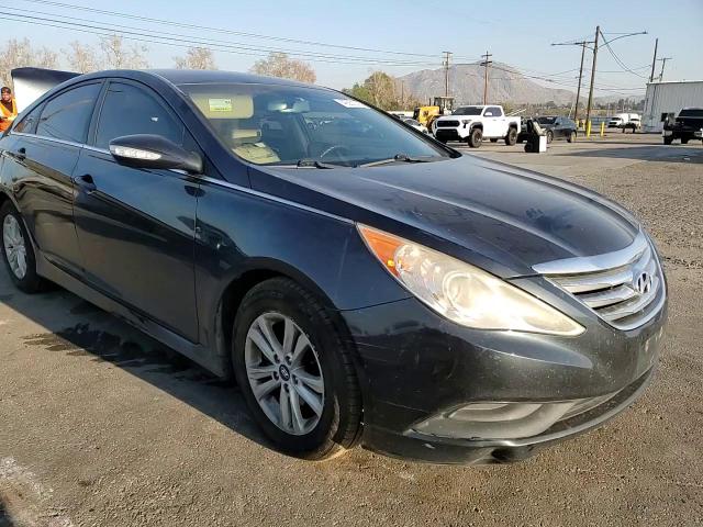2014 Hyundai Sonata - Image 11