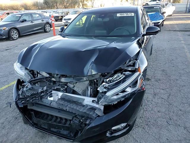 2020 Nissan Altima - Image 13