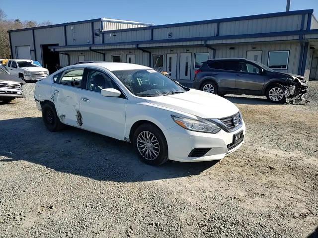 2017 Nissan Altima - Image 10