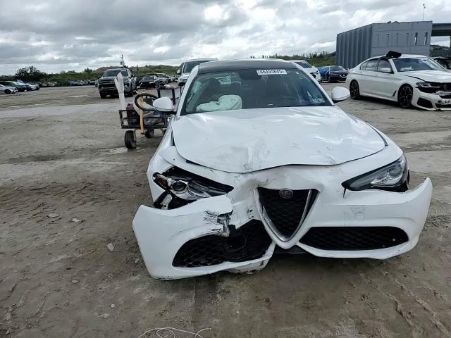 2017 Alfa Romeo Giulia - Image 10