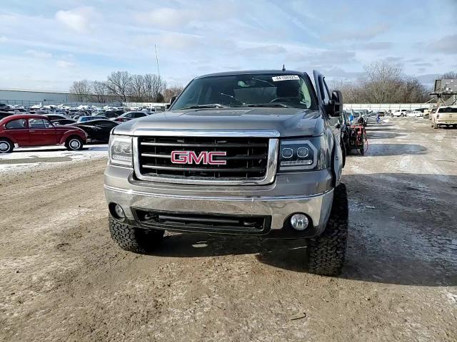 2008 GMC Sierra - Image 11