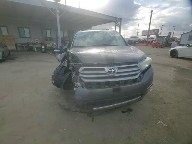 2011 Toyota Highlander - Image 11