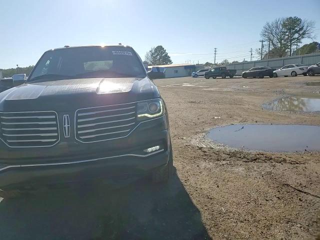 2015 Lincoln Navigator - Image 11