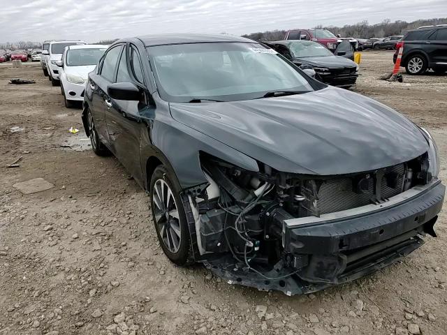 2018 Nissan Altima - Image 10