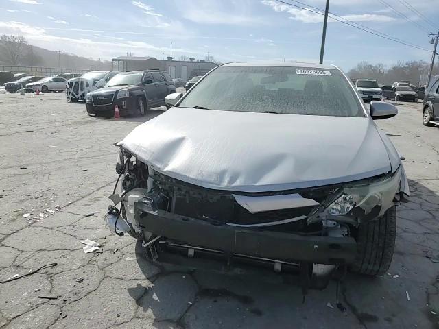 2013 Toyota Camry - Image 10