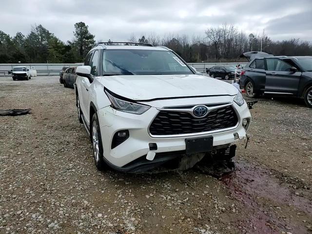 2021 Toyota Highlander - Image 11