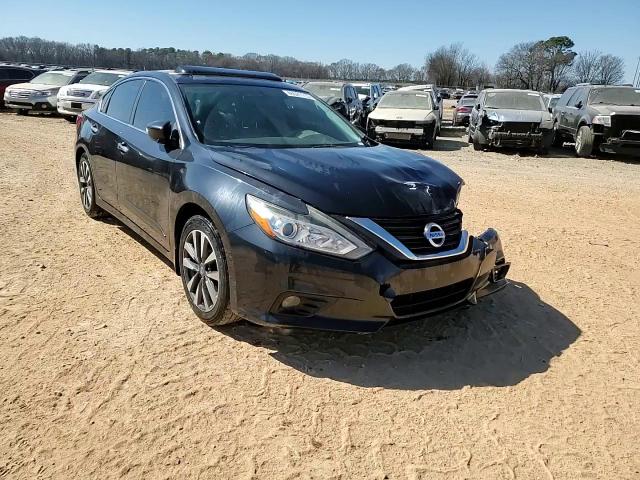 2016 Nissan Altima - Image 13