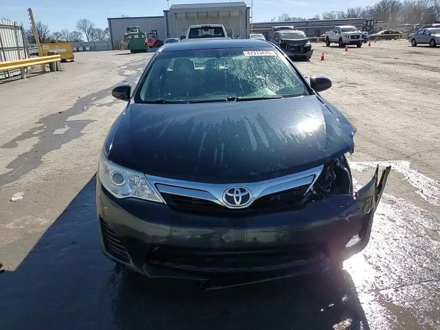 2014 Toyota Camry - Image 13
