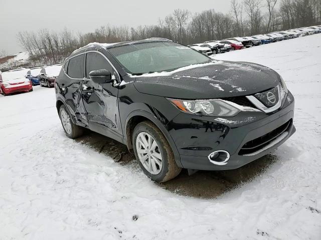 2018 Nissan Rogue - Image 12