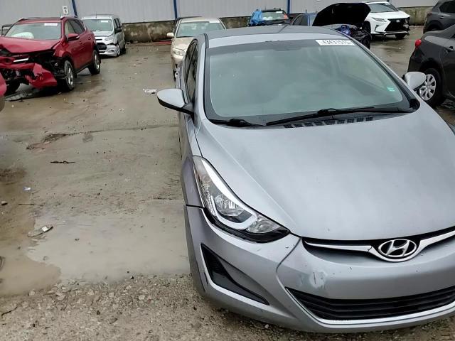 2016 Hyundai Elantra - Image 13