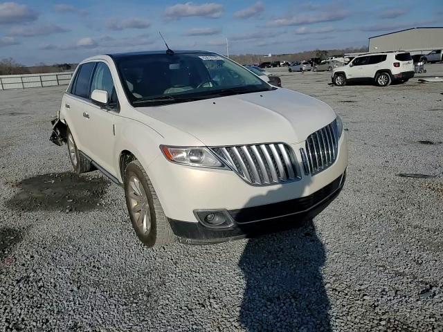 2012 Lincoln MKX - Image 11