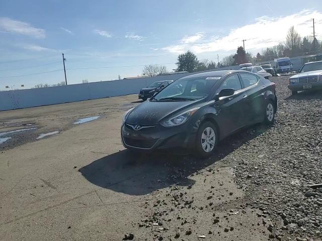 2016 Hyundai Elantra - Image 10