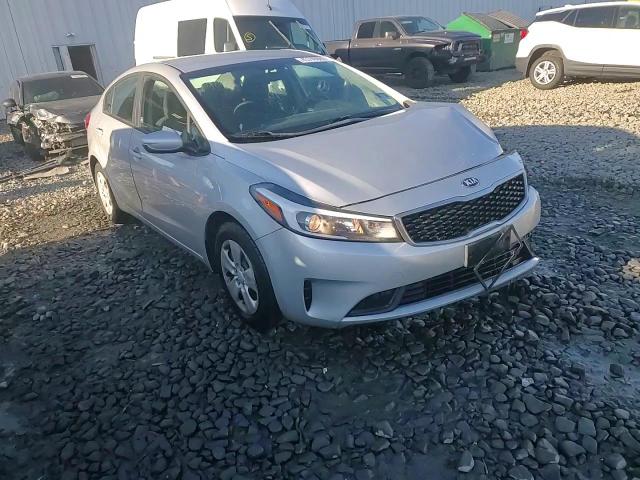 2018 Kia Forte - Image 13