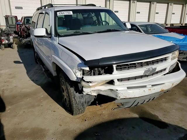 2002 Chevrolet Suburban - Image 12