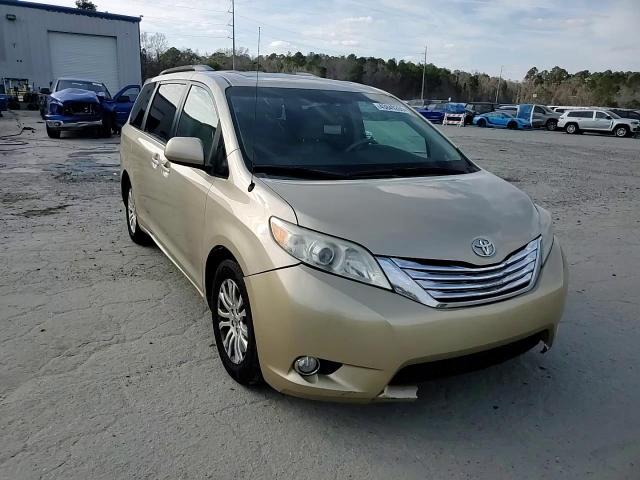 2014 Toyota Sienna - Image 14