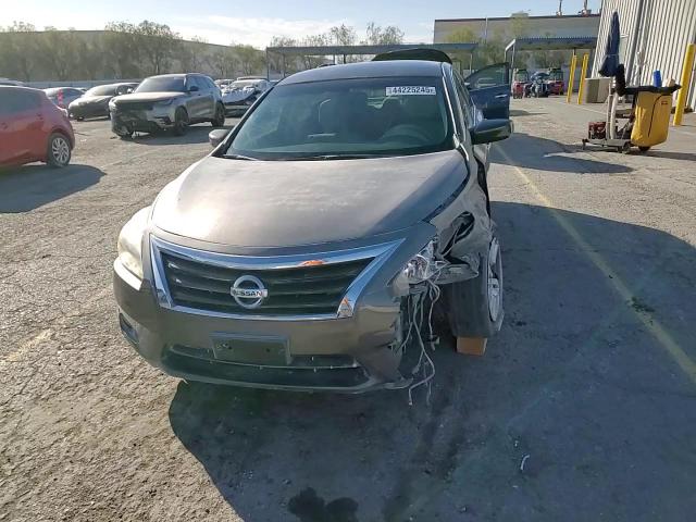 2014 Nissan Altima - Image 14