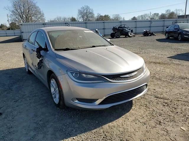 2015 Chrysler 200 - Image 10