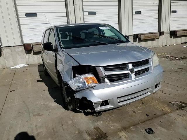 2010 Dodge Caravan - Image 12