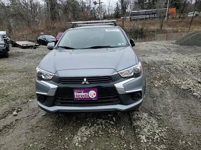 2016 Mitsubishi Outlander - Image 11