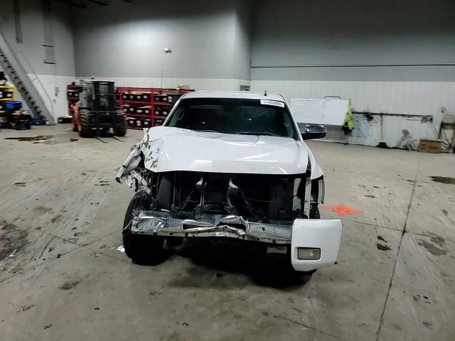2009 Chevrolet Silverado - Image 11